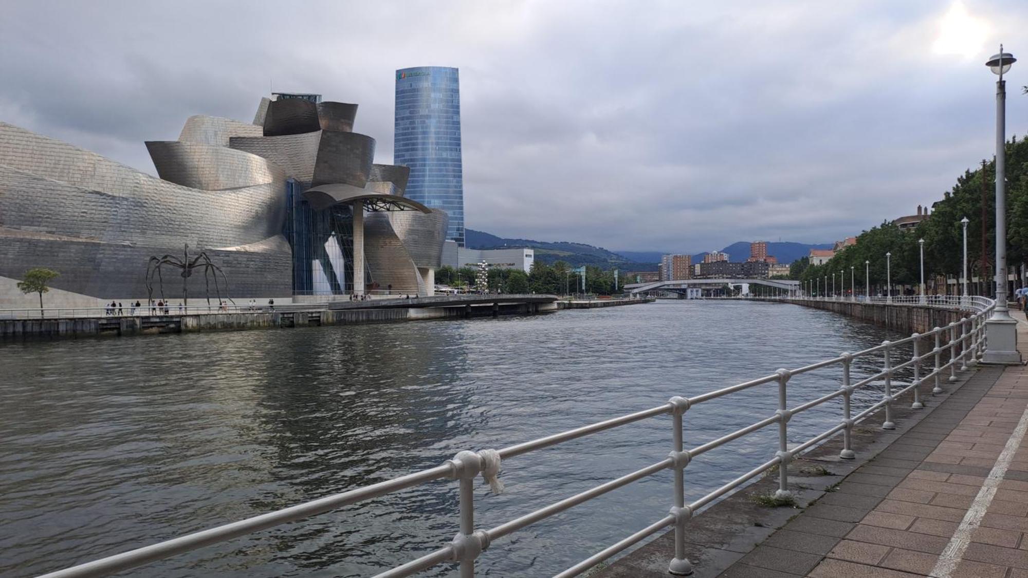 Апартаменти Bilbao, A Un Paso. Екстер'єр фото